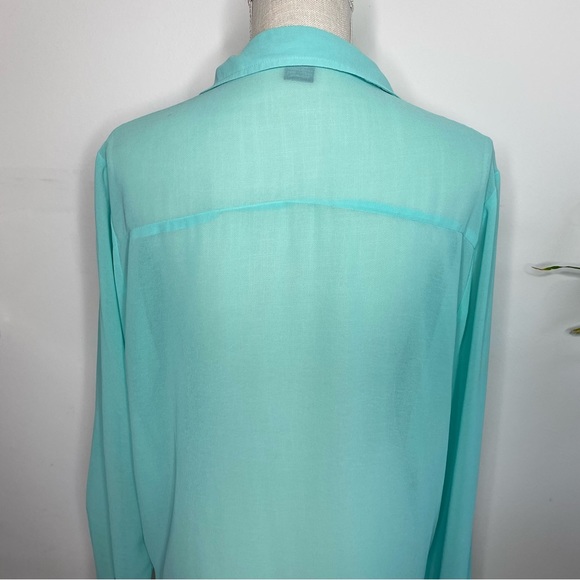 Sheer button up - Picture 5 of 5